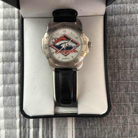 Denver bronco watch with a leather band like new needs battery - Picture 2 of 3